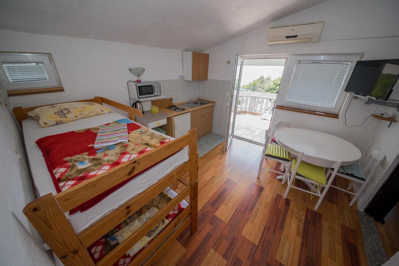 Apartment Busljeta Starigrad Paklenica Ngoại thất bức ảnh